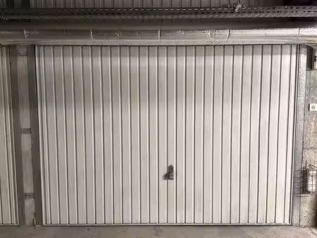 garage/box fermé dans résidence sécurisé