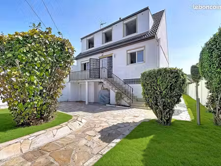 maison 7 pièces 260 m²