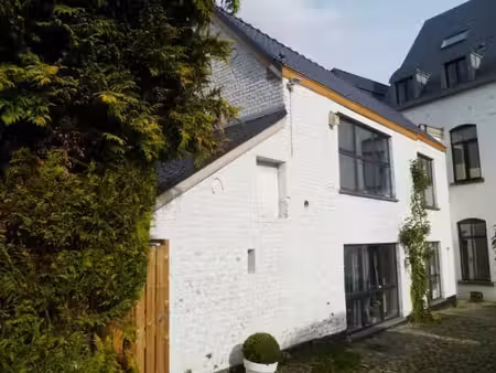 studio situé à proximité de toutes les commodités