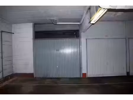 laeken (mutsaard) – spacieux garage box fermé
