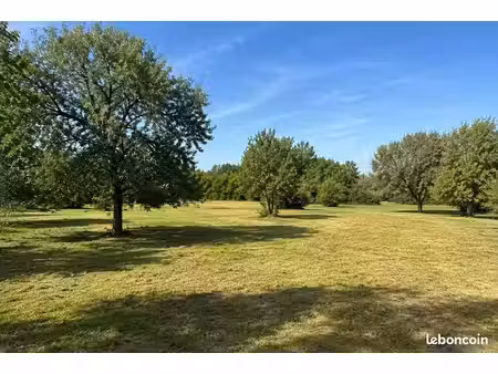 terrain 1 700 m² le thou
