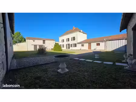propriété 4 pièces 182 m²