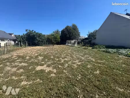 terrain 500 m² esvres