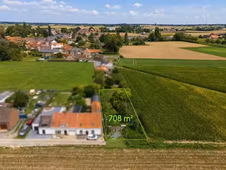 terrain de 708 m² avec permis pour une maison 4 façades !