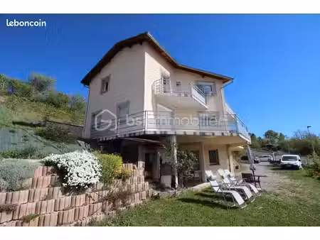 immeuble 7 pièces 171 m²