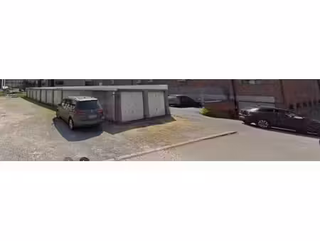 garage sécurisé et facile d'accès à louer à jambes