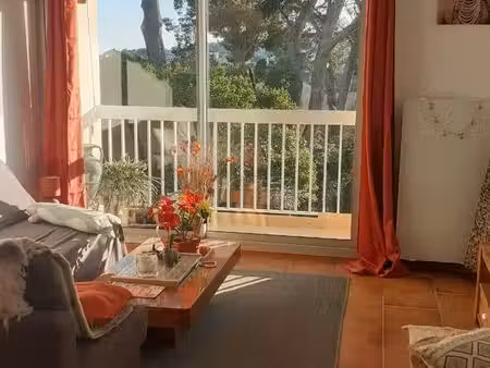 beau t2 duplex à louer à partir d'octobre 26 au mois