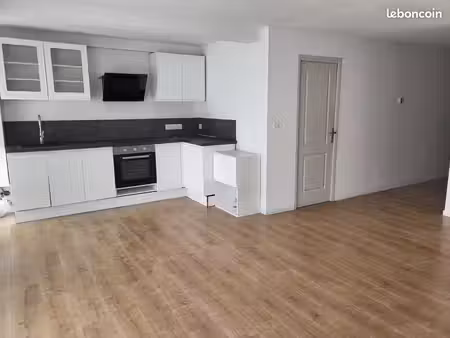 t2 spacieux et lumineux à longlaville