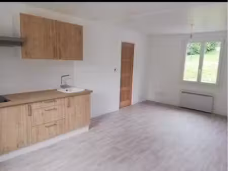 à maurepas village studio de 25m2 au calme
