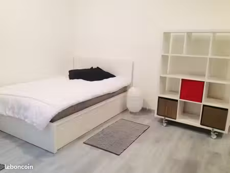 studio meublé de 25 5m2 sur cour à paris 3