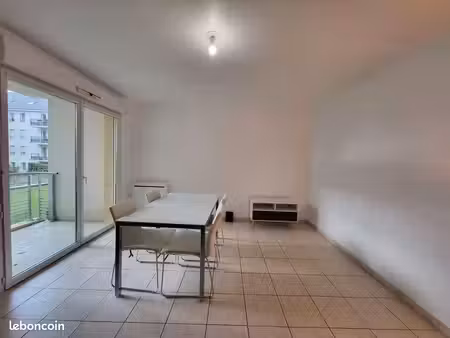 beau t2 meublé et rénové 52m² place bichon