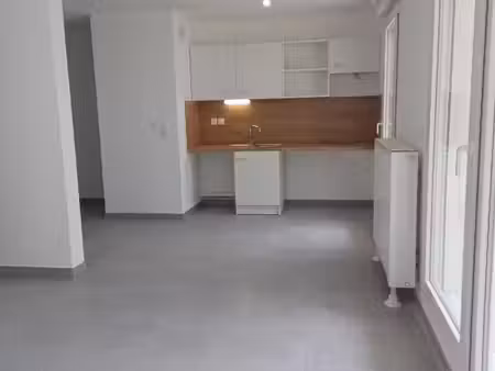 studio 1 pièce 27 m²