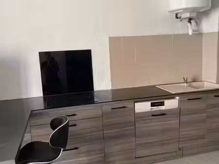 appartement en duplex inversé au 1er étage centre bourg de péage