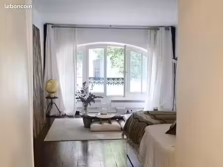 beau studio meublé 38m² marais courte durée