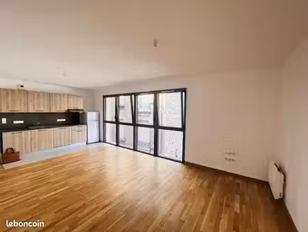 grand studio à louer à denfert rochereau