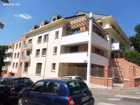 élégant meublé 28 m2 avec parking   rive droite