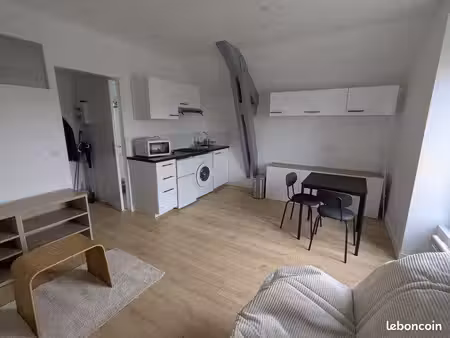 studio meublé 22m2 refait à neuf