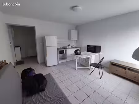 loue appartement de 50m2 proche transport en commun