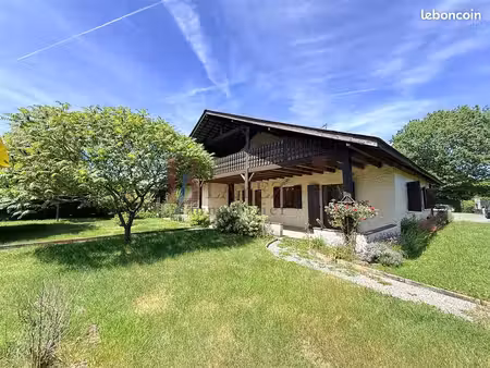 chalet 8 pièces 240 m²