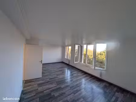 en location un t3 de 70 m2 2 chambres  cave +parking 570 euros +charges