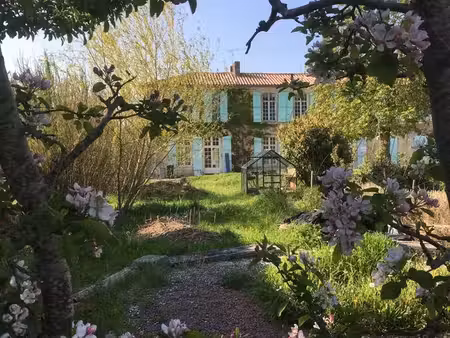 belle maison charentaise