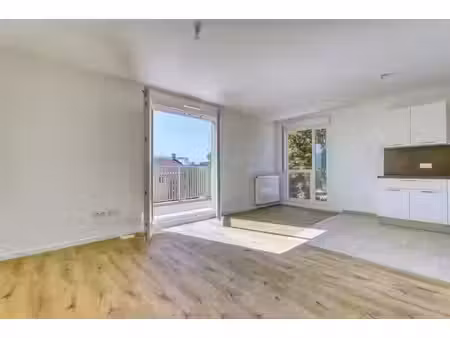 location appartement 3 pièces 71 m² à la courneuve (93120)  1 266 €