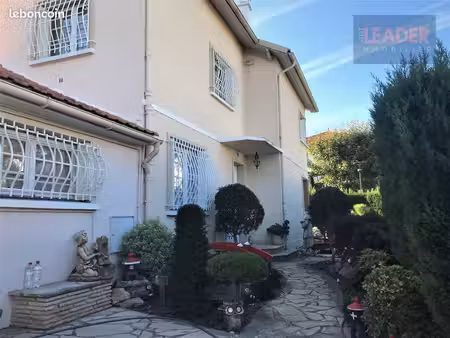 propriété 6 pièces 150 m²