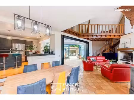maison 8 pièces 223 m²
