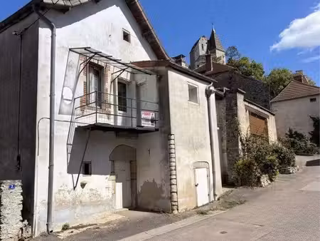 maison de village avec vue sur le château — la rochepot