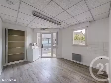 bureau 75 m²