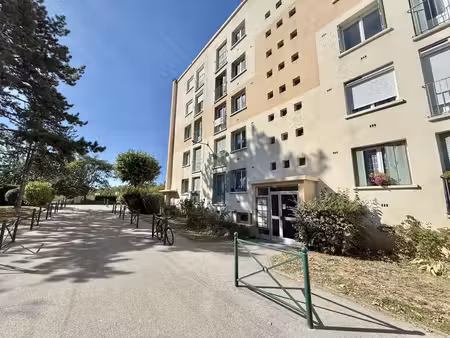 dijon – appartement traversant 62 m² avec vue sur l’ouche  proche du parc de la colombière