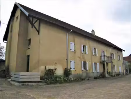 immeuble de 430 m2 habitables composé de 4 appartements à vesoul 70000 au prix de 197 900 