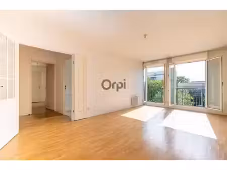 appartement 3 pièces - 2 chambres - balcon - 2 parkings - 1 cave
