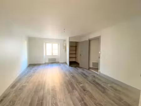 appartement t1 - centre de vivonne