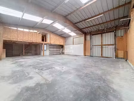 local d'activité à louer 200 m² avec bureau et garage – z
