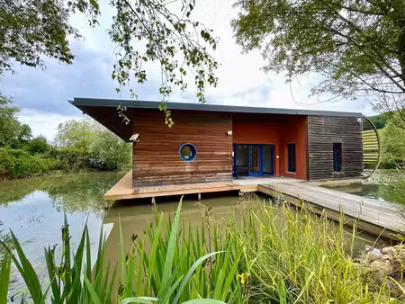 maison unique au coeur de l'eau bien d'exception à sichamps (nièvre)