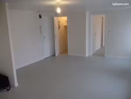 loue t2 de 45m² centre st pol de léon