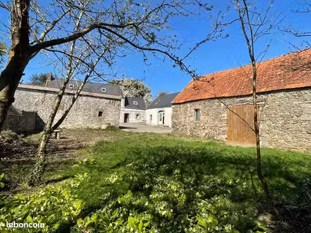 recherche urgente : maison avec dépendances et terrain (hectares) en bretagne ou normandie