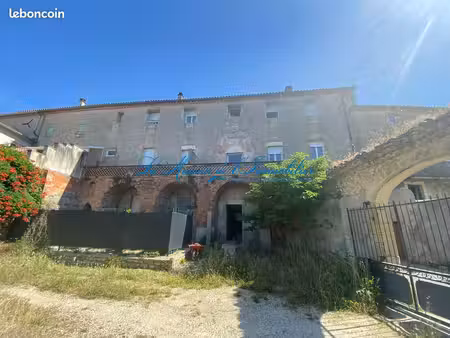 immeuble 15 pièces 301 m²