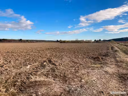 lot de terres agricoles sur calvisson - 1 ha