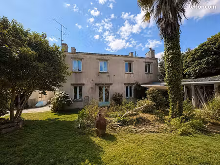 propriété 8 pièces 254 m²