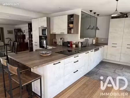 appartement 4 pièces 148 m²