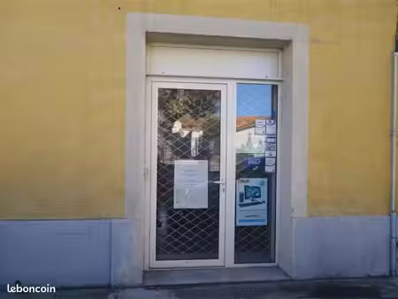 commerce 38 m²
