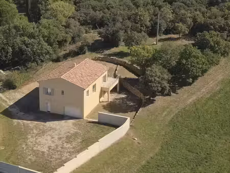 villa 120 m²   garage 126 m²  vue imprenable sur le ventoux et les monts environnants