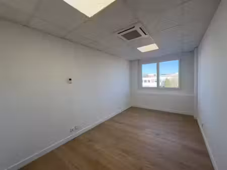 location locaux professionnels 0 pièces 15 m² à beziers (34500)  390 €
