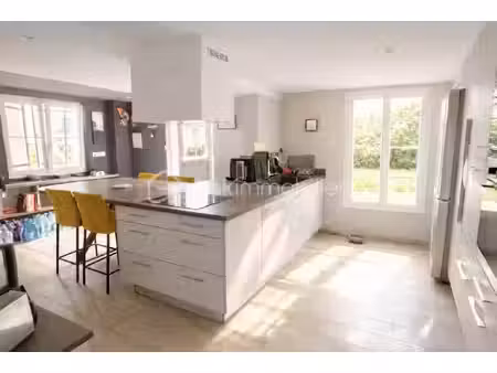 maison de ville de 194 m² à laruscade