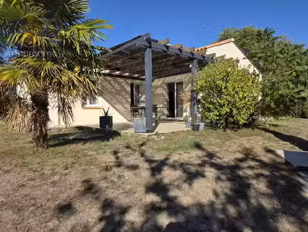 vente maison 5 pièces 108 m2 à saint-étienne-de-mer-morte