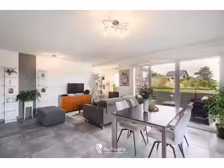 spacieux et lumineux t4 à balmont avec garage et parking