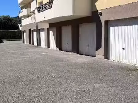 garage/box
