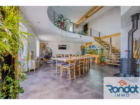 maison 6 pièces / 3 chambres / 185 m2 / 1161 m2 terrain
